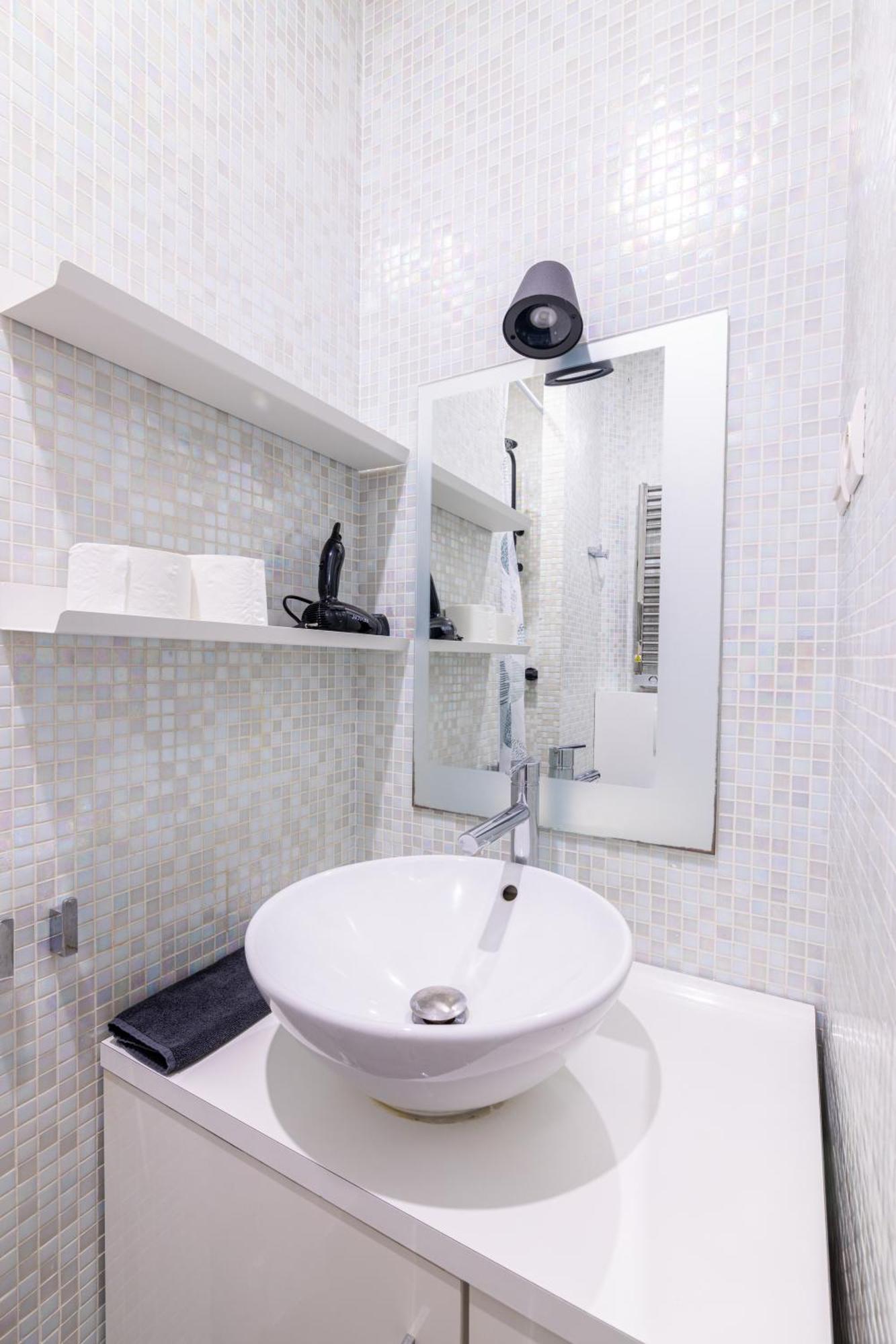 Luxurious 1 Bedroom Republique Vinaigriers Free Netflix باريس المظهر الخارجي الصورة